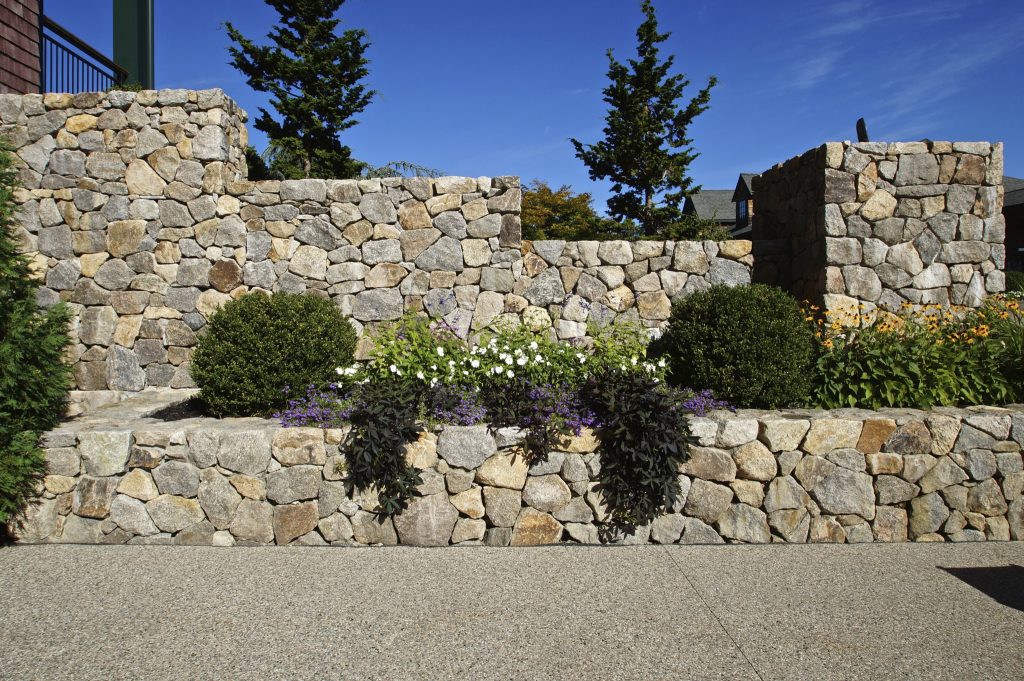 Natural stone wall