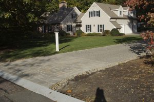 Modern driveway apron