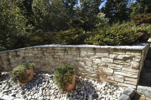 Natural stone retaining wall