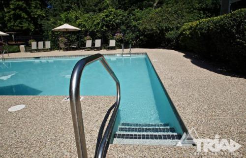 Commercial Exposed Aggregate Pool Patio