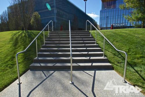 Commercial Exposed Aggregate Walkway